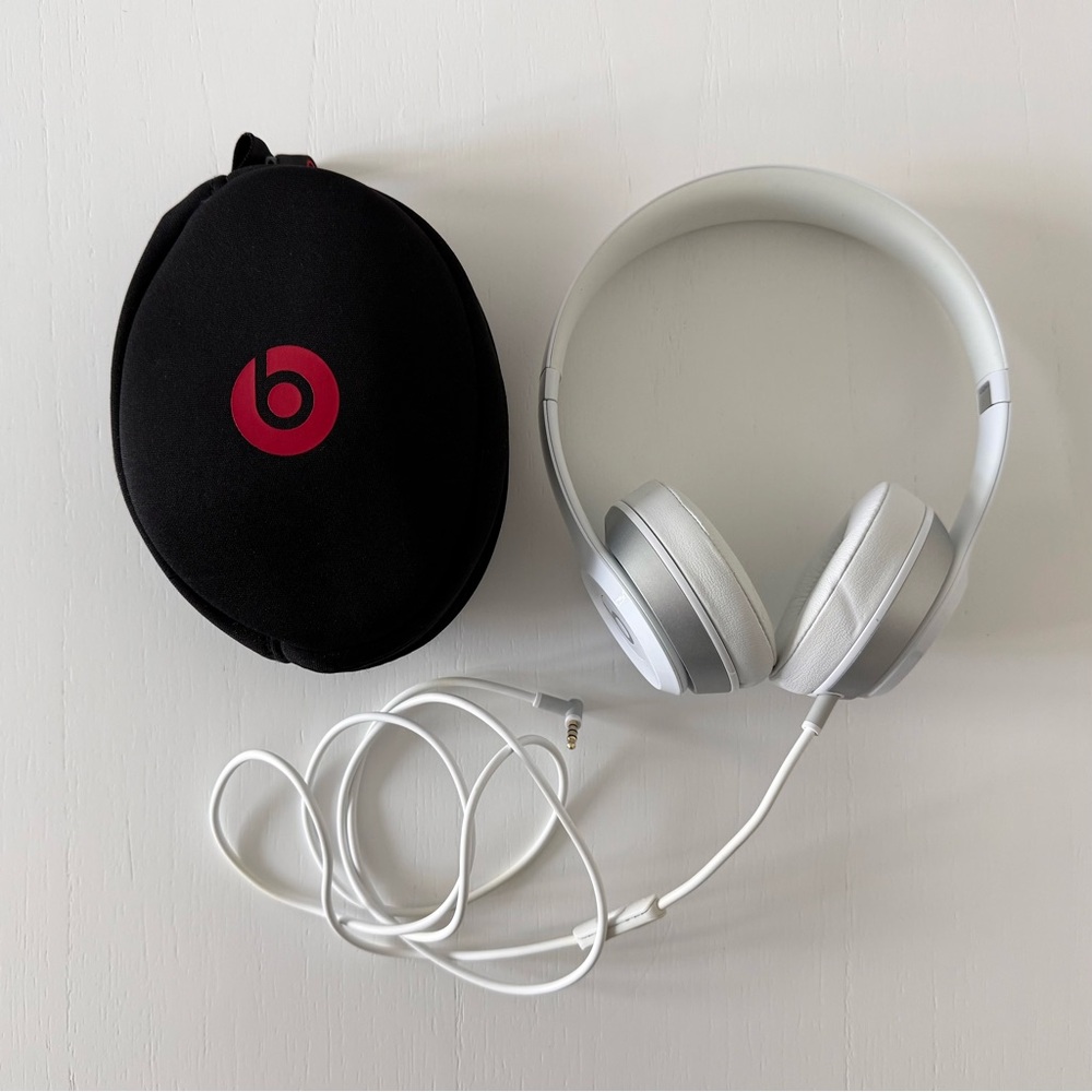 Beats White Headphones with Case